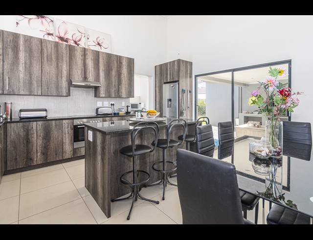 4 BEDROOM FREEHOLD FOR SALE IN PARKLANDS NORTH
